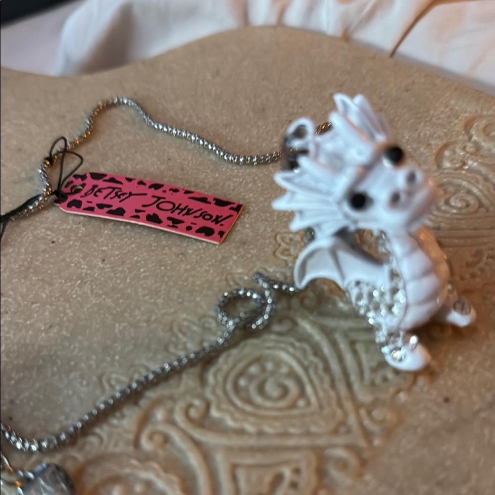 NWT Betsy Johnson retiredWhite Dragon Necklace glitz retired 15” long - Picture 2 of 3